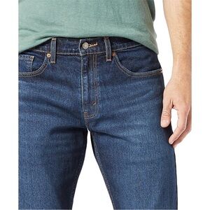 3/$30 Signature by Levi Strauss & Co.™ Men's straight jeans size  31 x 30